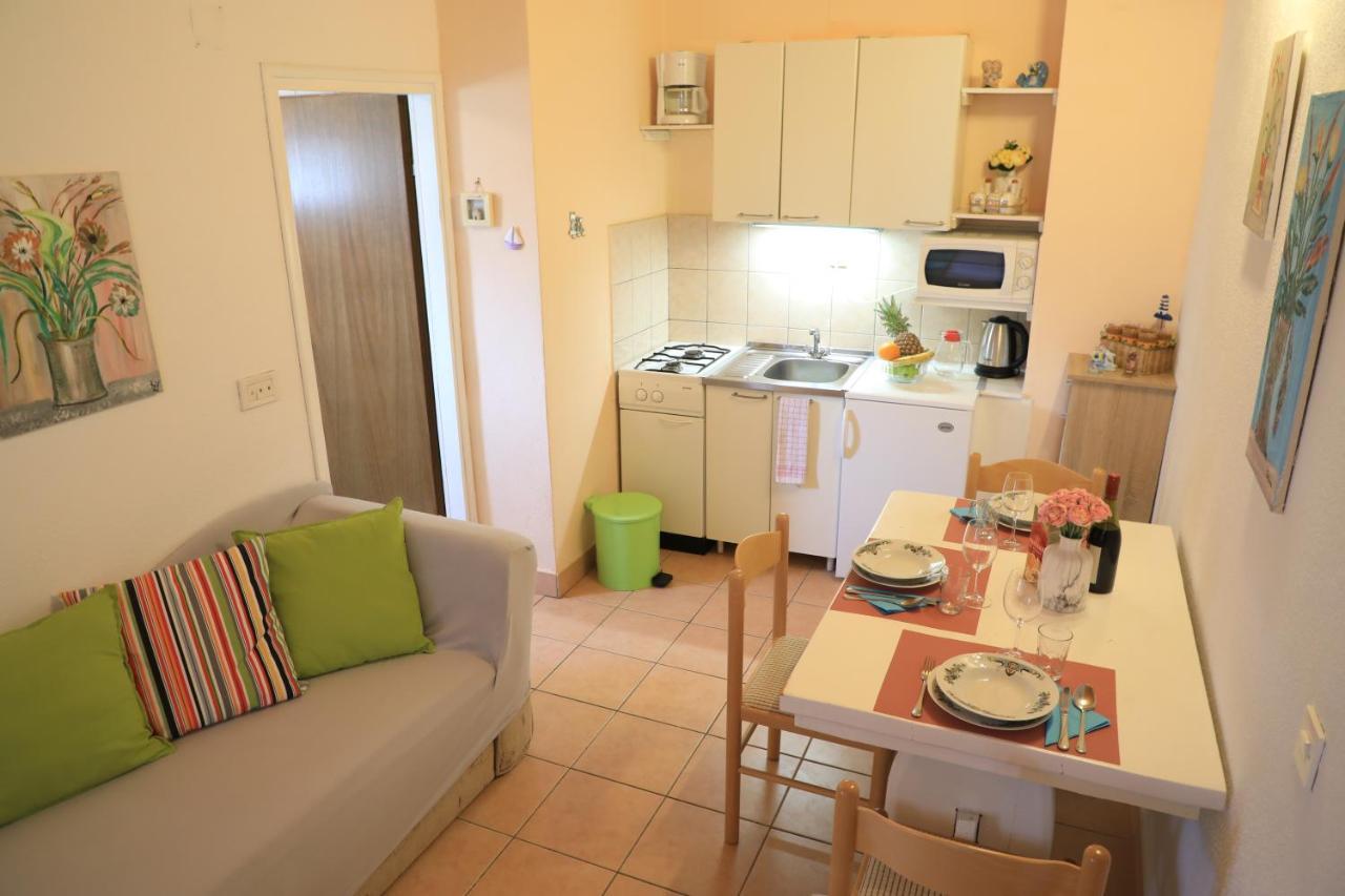 Apartmani Sarlija Pakoštane Exterior foto